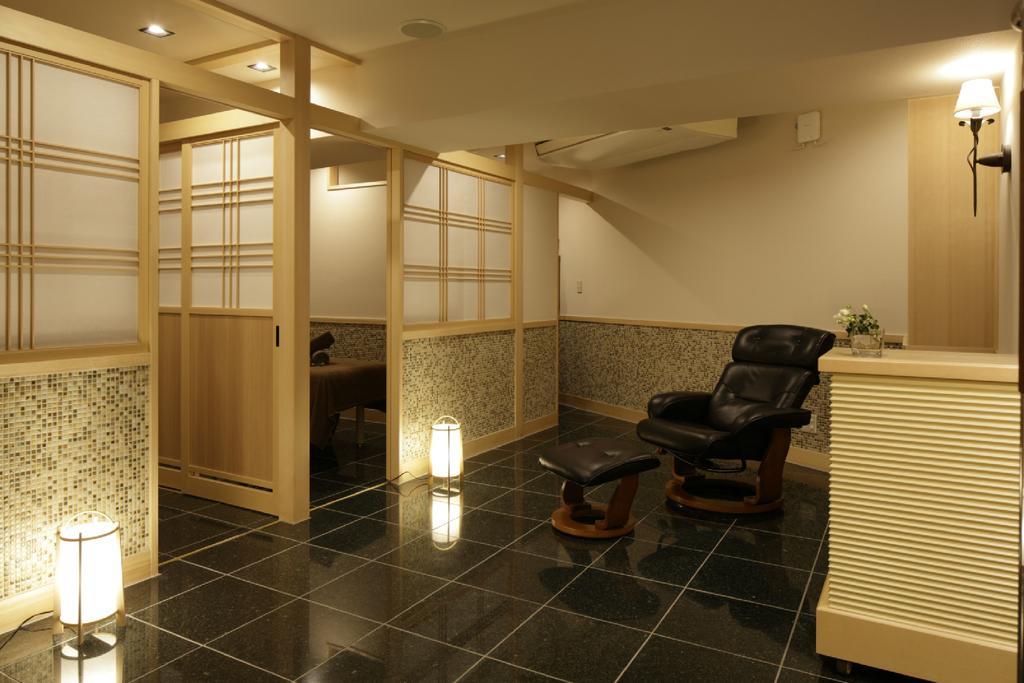 Fujikawaguchiko Onsen Konanso Hotel Exterior foto A Japanese-style foot massage parlor