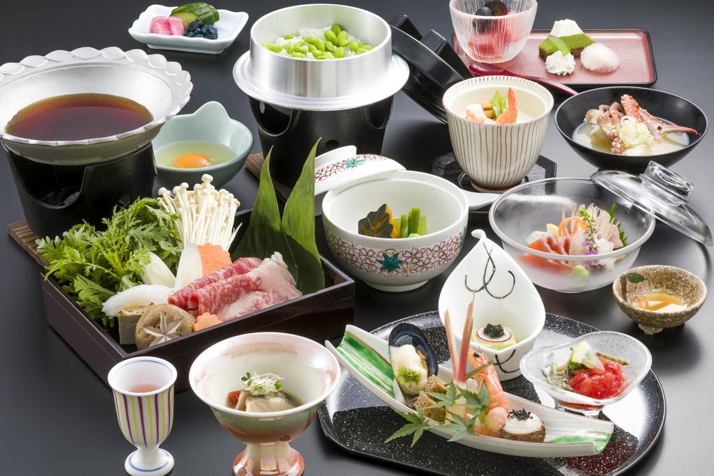Fujikawaguchiko Onsen Konanso Hotel Exterior foto A selection of Japanese cuisine