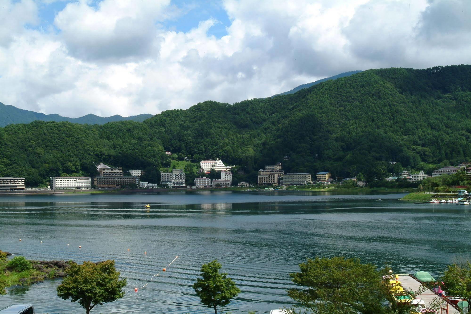 Fujikawaguchiko Onsen Konanso Hotel Exterior foto Lake Hyōko