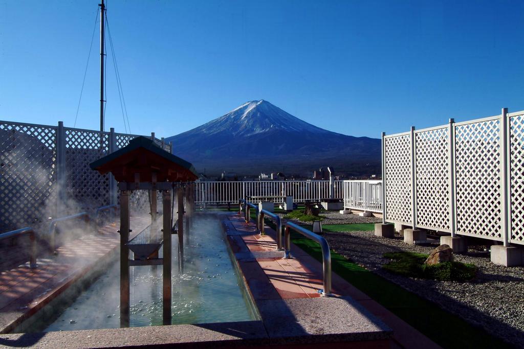 Fujikawaguchiko Onsen Konanso Hotel Exterior foto Mount Fuji from the hot spring